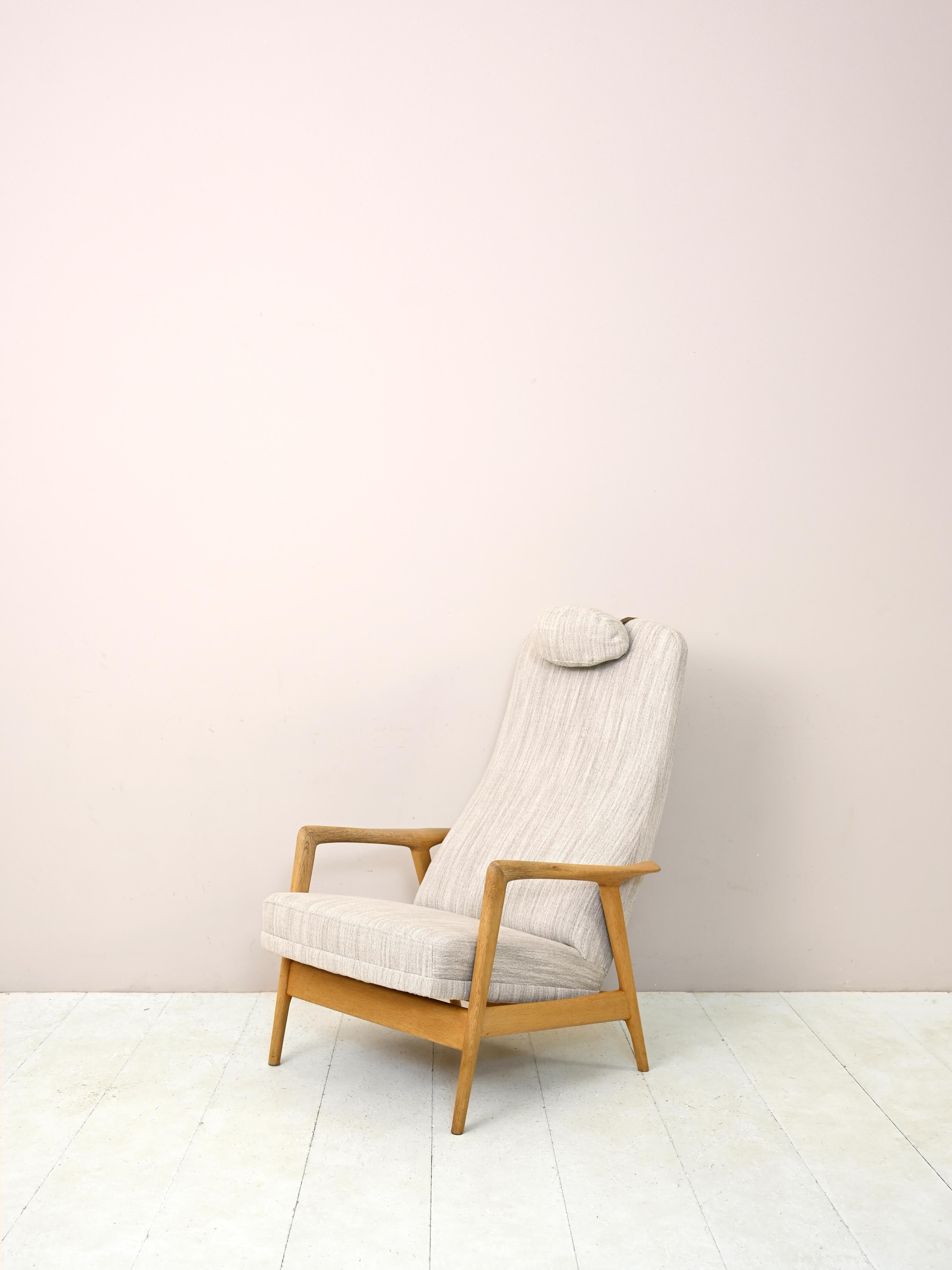 Fauteuil inclinable et repose-pieds par Alf Svensson