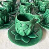 Tasses anciennes en barbotine avec soucoupes, sucrier et pichet à lait