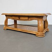 Table basse française en chêne massif des années 1970