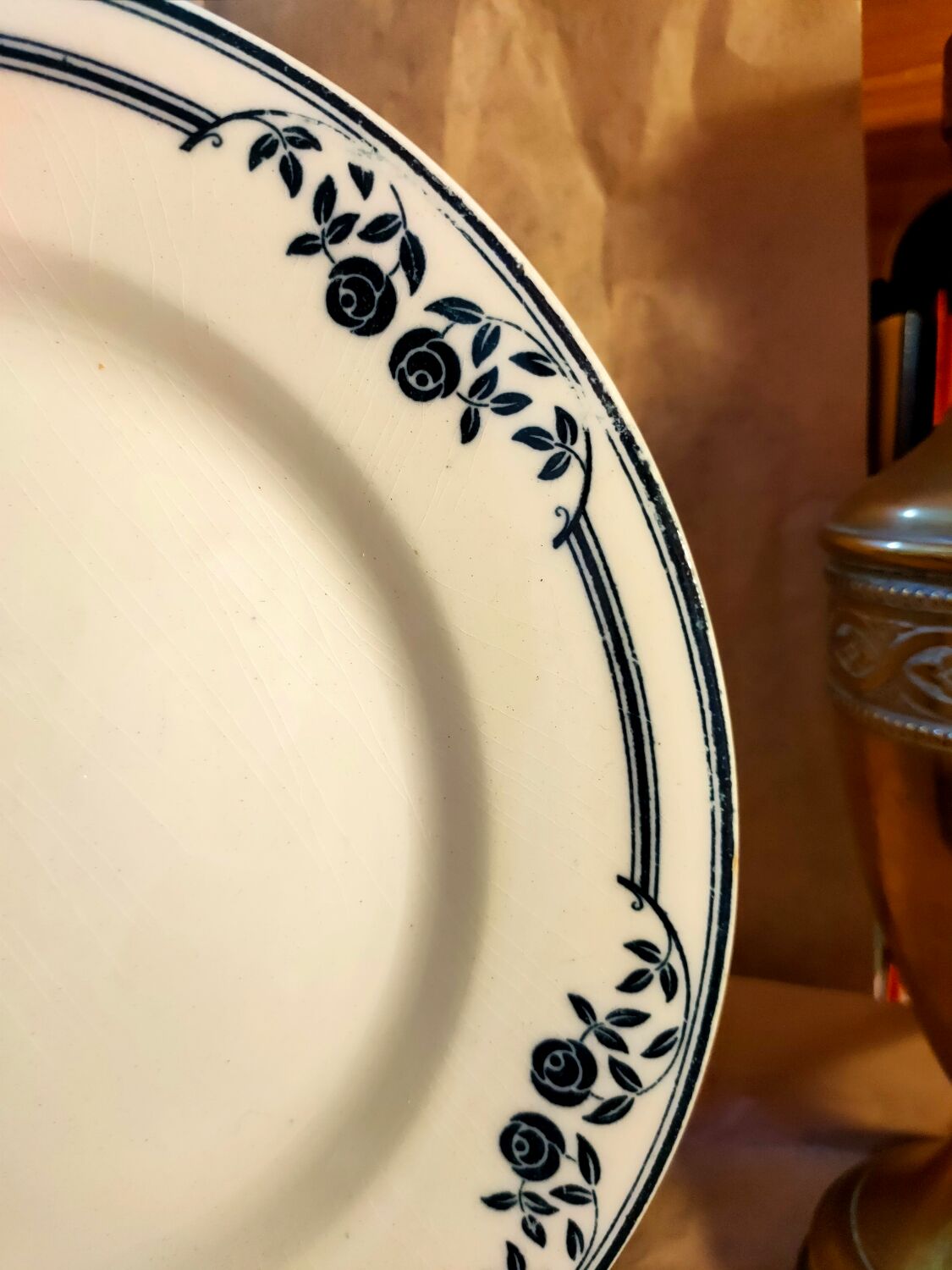 Plate iron earth Salins