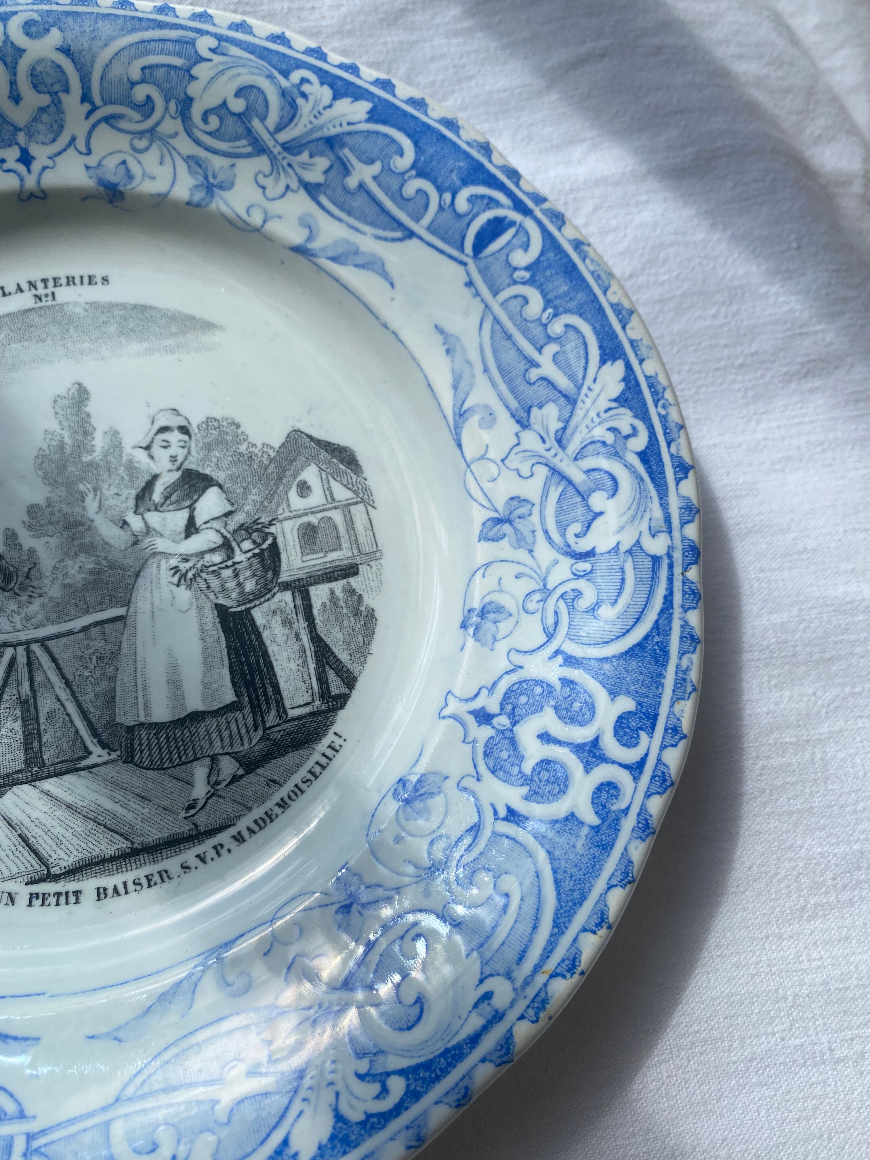 Talking plate series "galanteries"