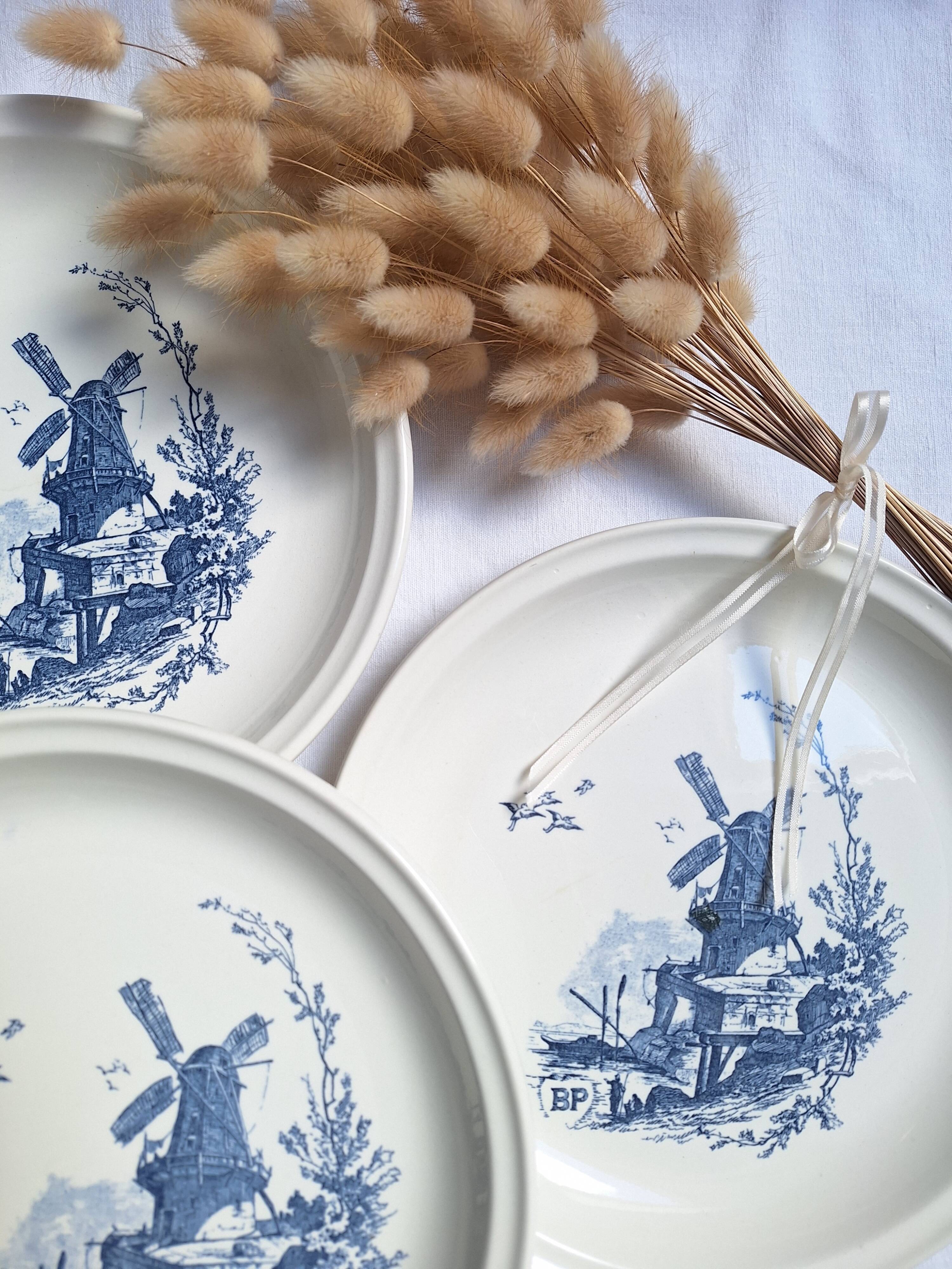 Assiettes plates moulin bleu vintage