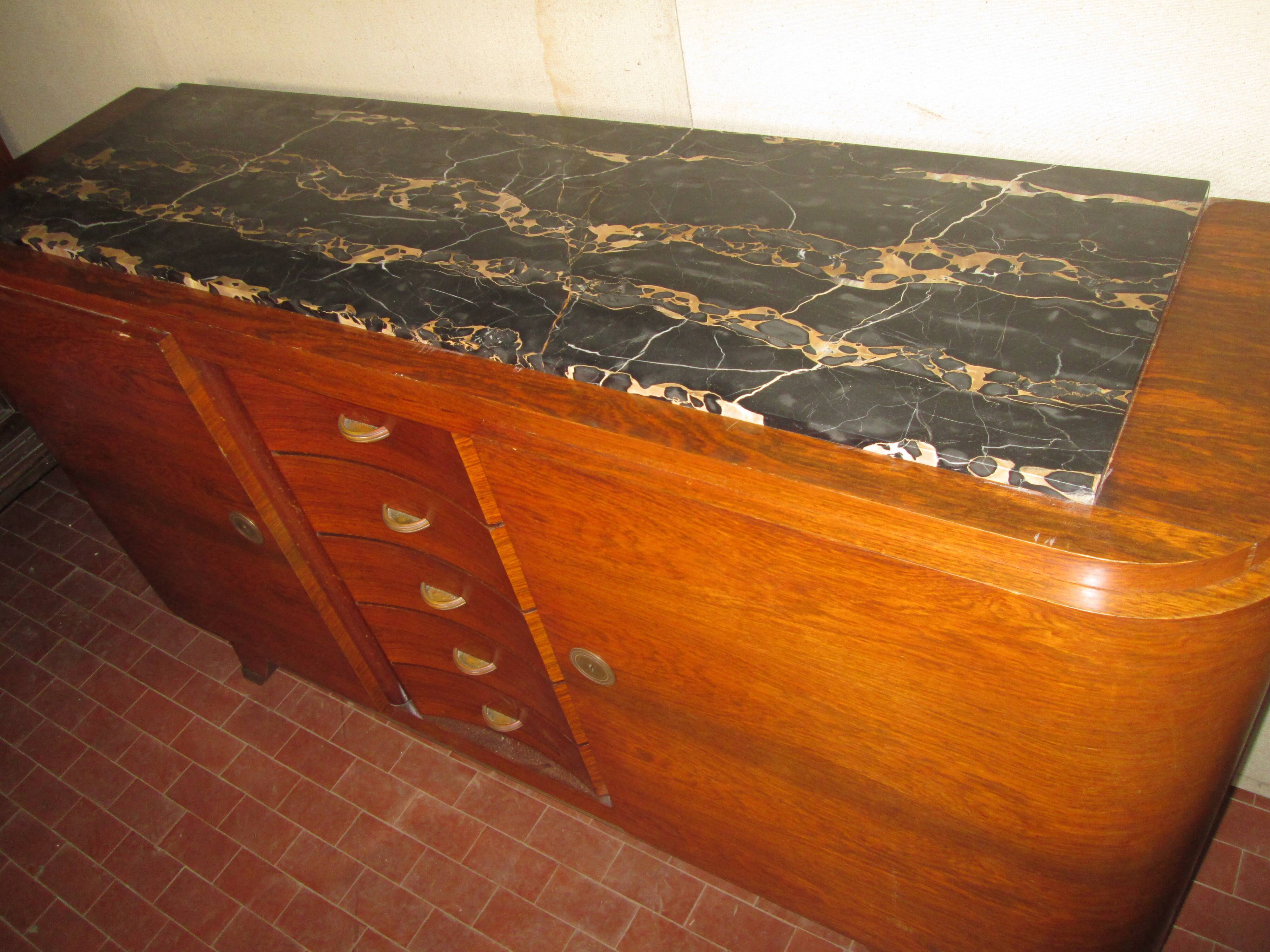 Buffet art déco avec plateau en marbre