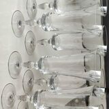 Set of 8 champagne flutes, flared neck. In crystal. Frosted plant motifs.