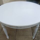 Round cherry table extendable to 210 cm without its extensions Totally revamped