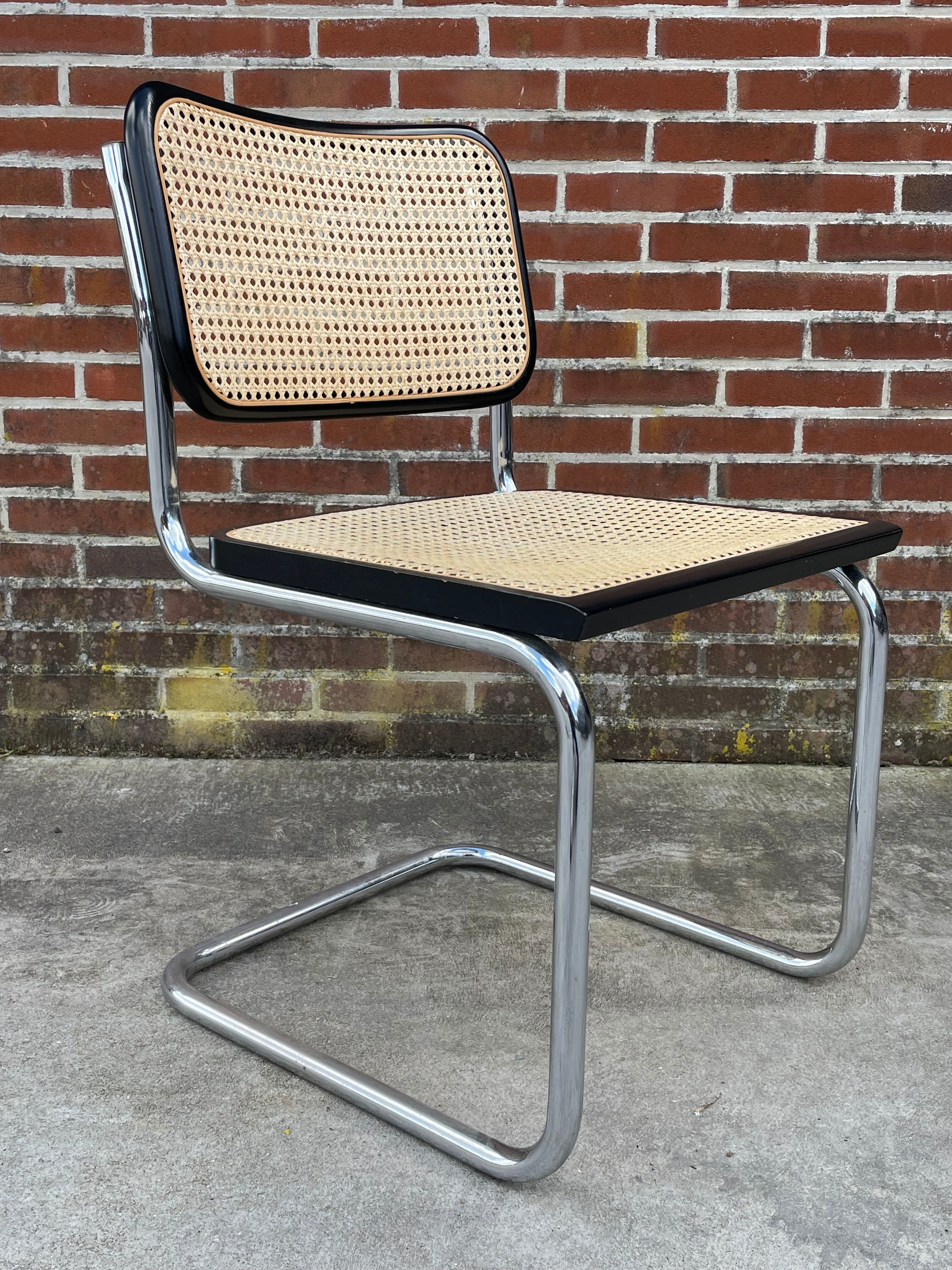 Cesca chair b32 model in blak and wood by Marcel Breuer