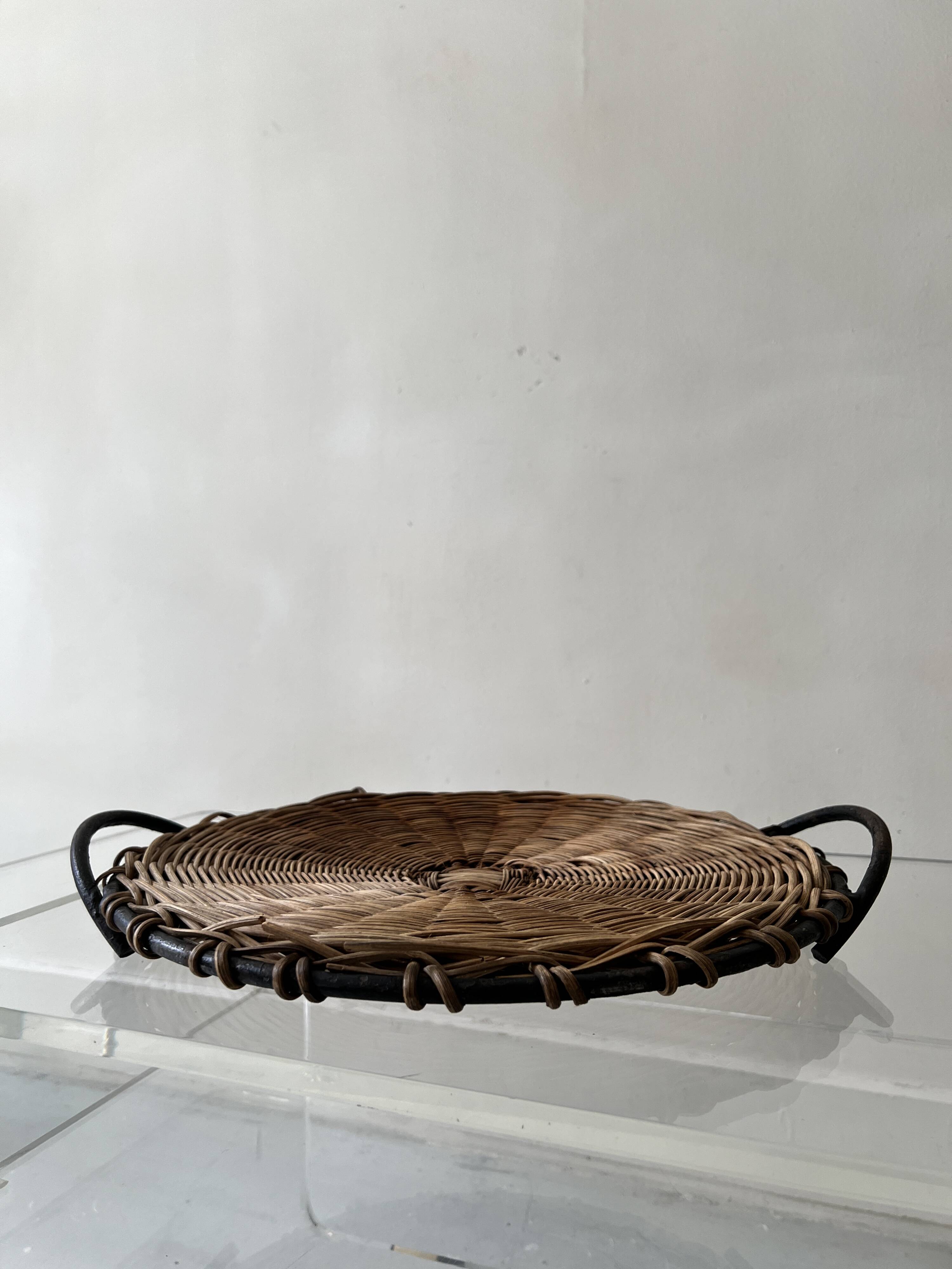 Metal and rattan tray/basket