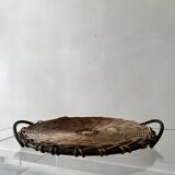 Plateau / corbeille en métal et rotin