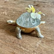 Pique fleur vintage tortue