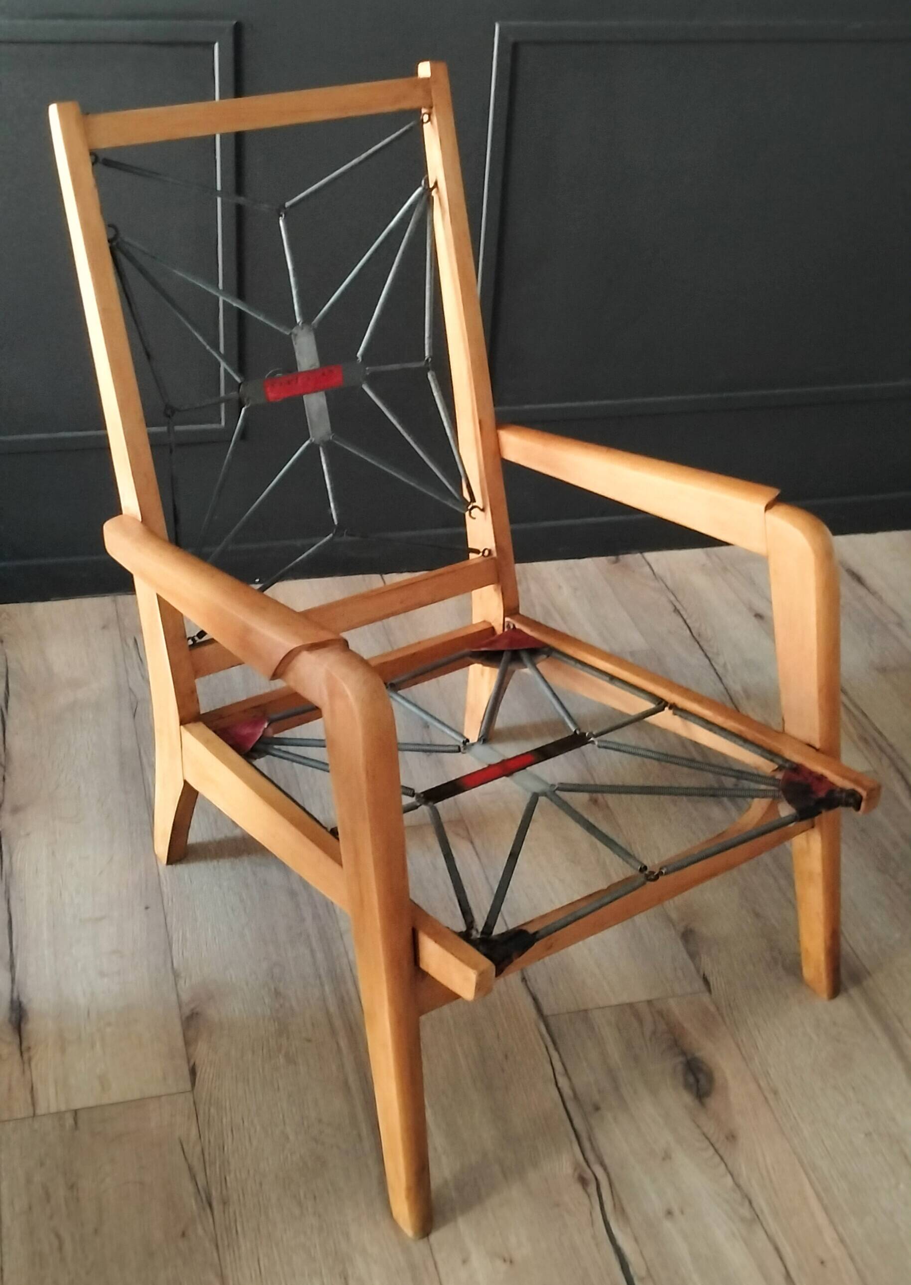 Fauteuil free span dans le goût de pierre guariche