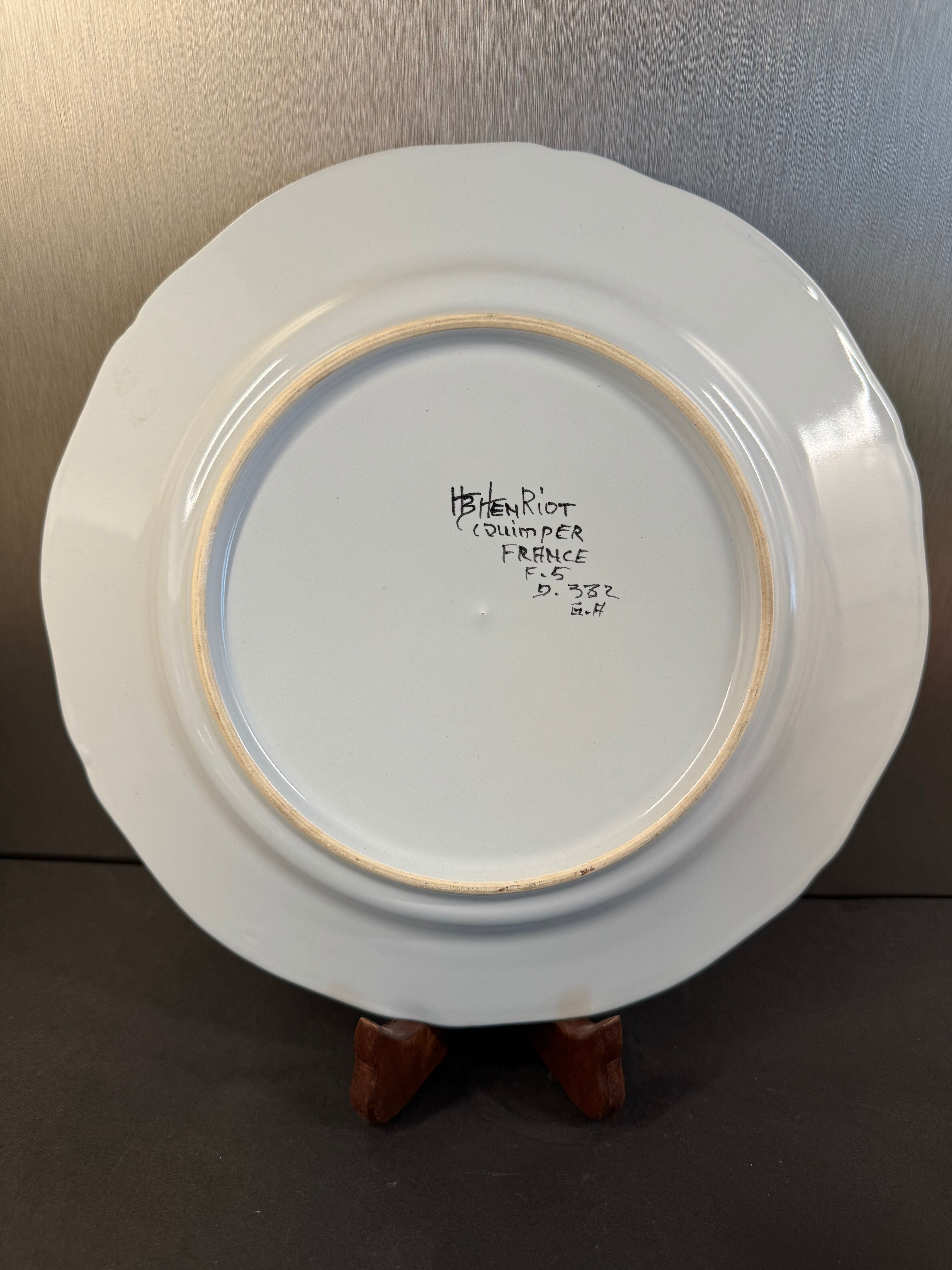 Assiette décorative en faïence Henriot Quimper