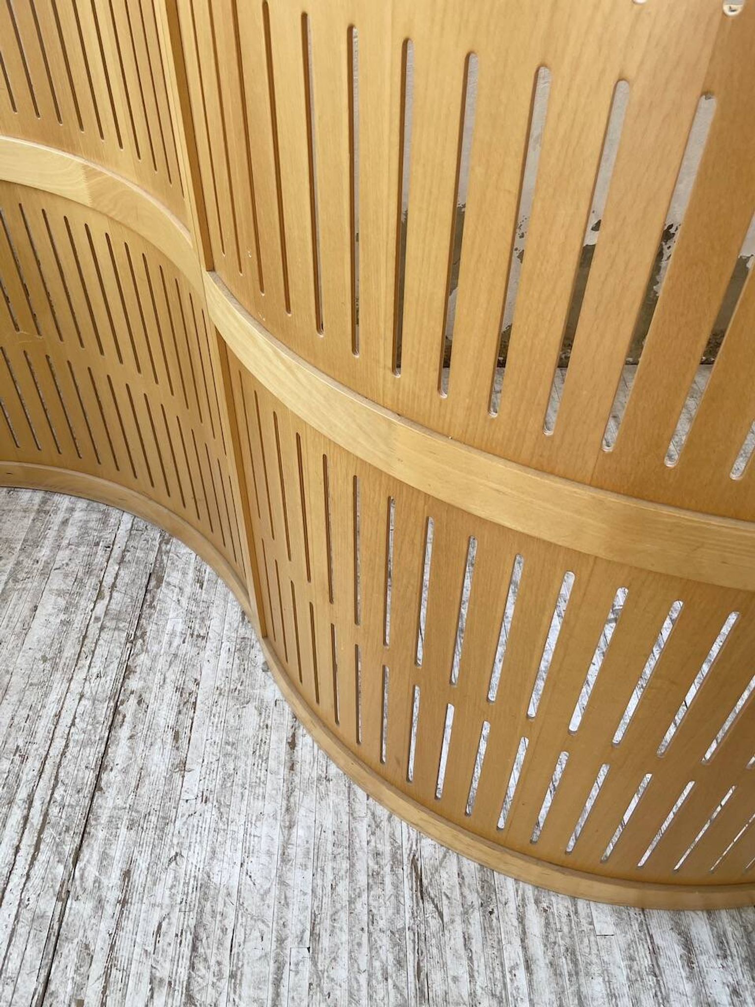 Large curved beech screen from the 80s