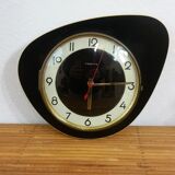 Pendulum black formica