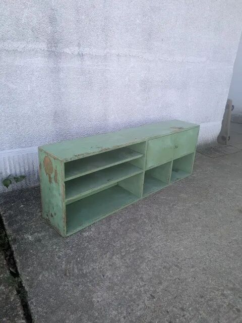 Locker, shelf