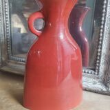 Vintage Français années 1960 Jean de Lespinasse, JdL 330, Vase ovale émaillé rouge avec portrait féminin.