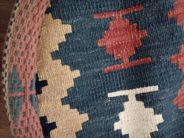 Coussin kilim d'origine iranienne