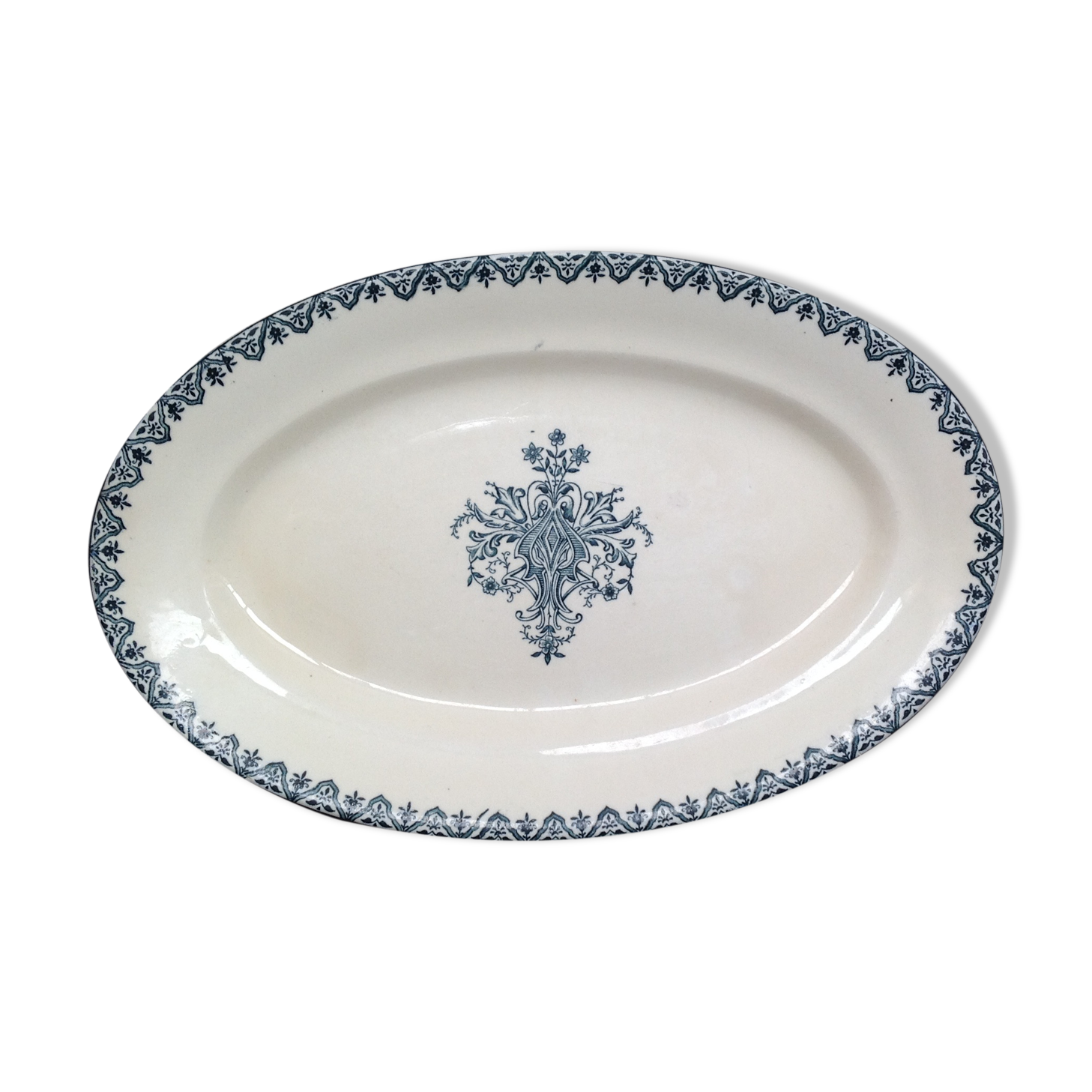 Oval serving dish