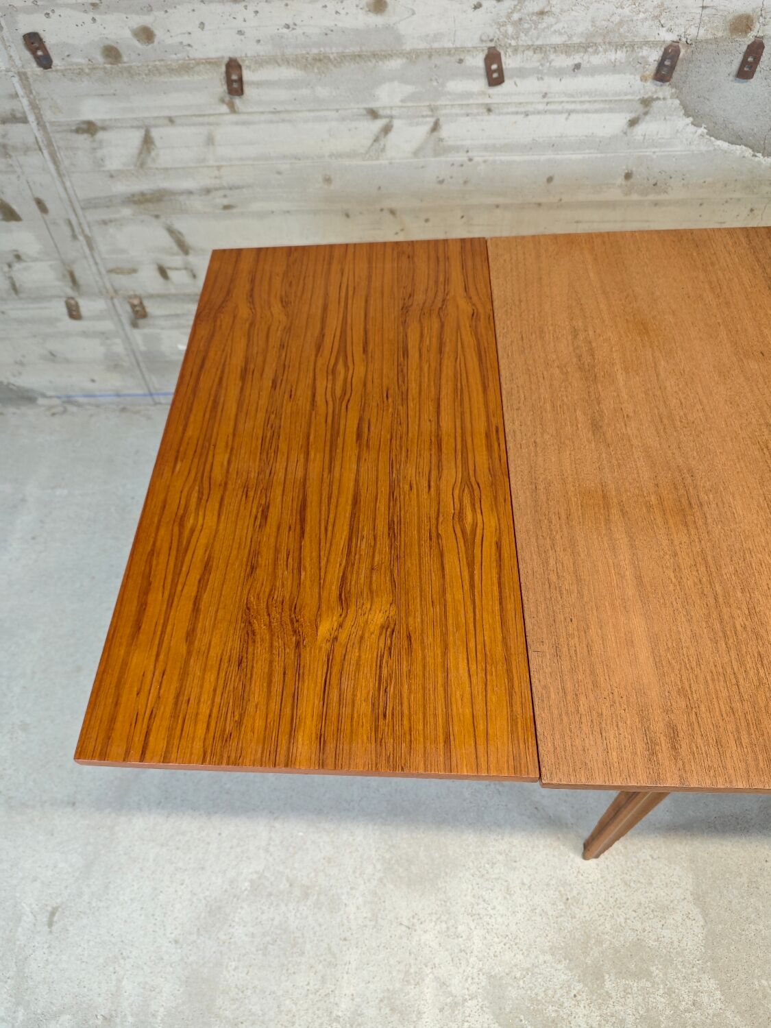 Vintage extendable table