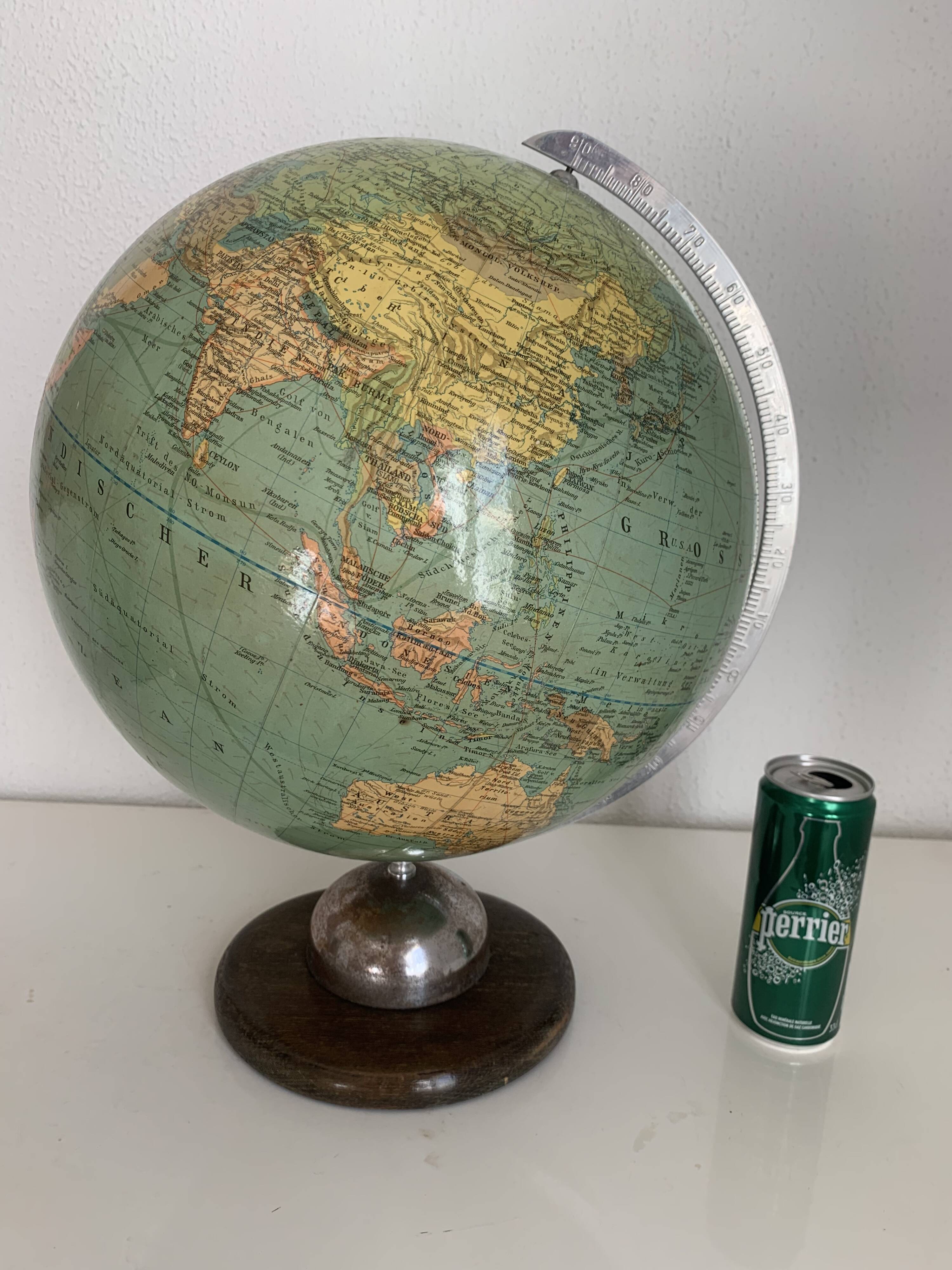 Vintage 1961 Dietrich Reimer Berlin World Globe - 45 cm