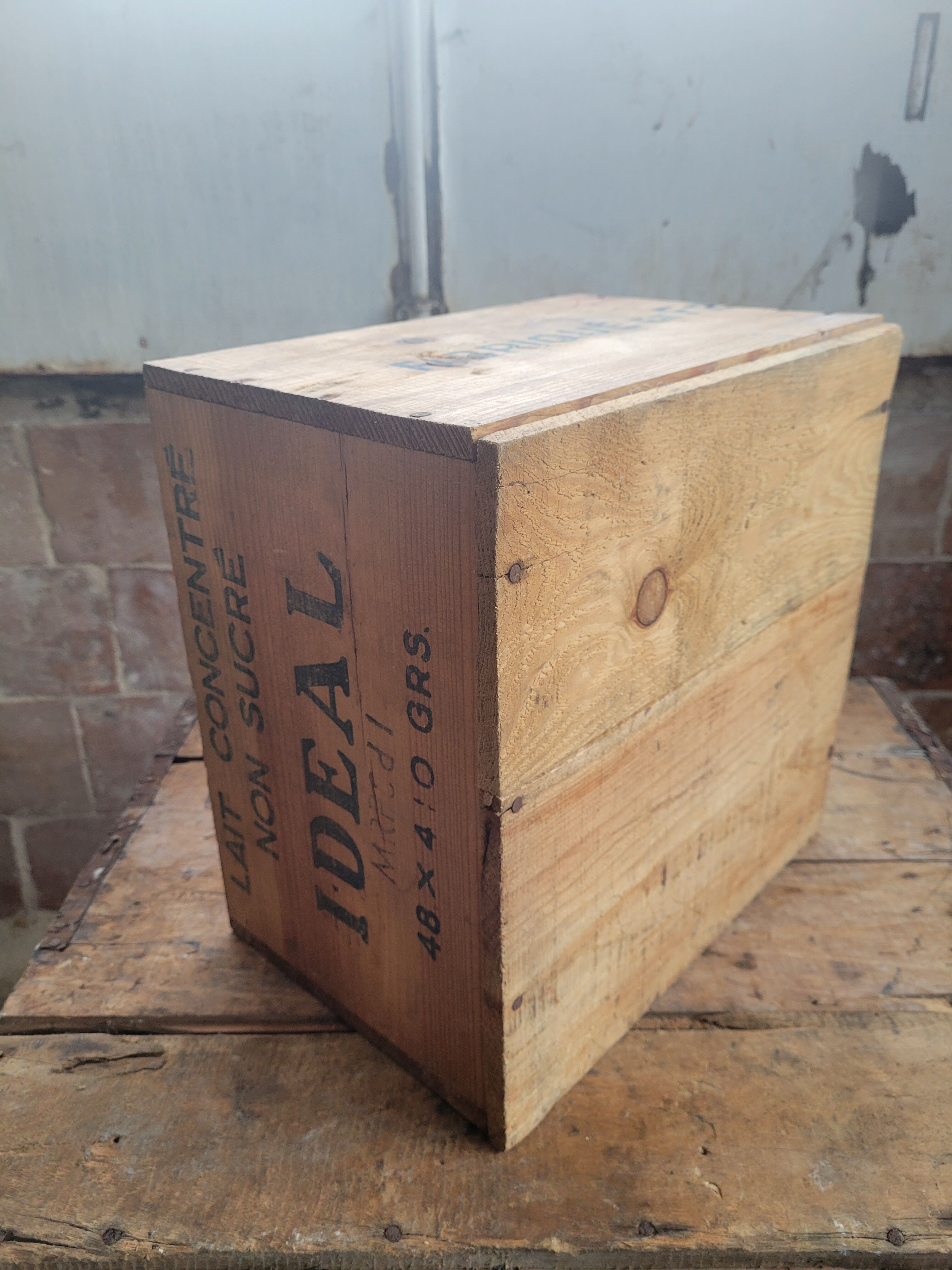 Caisse bois lait Idéal