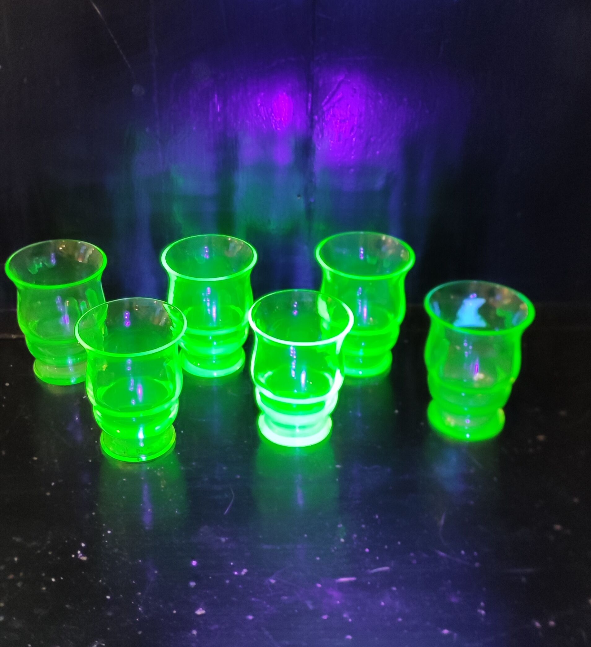 6 glasses of uralegrass liqueur