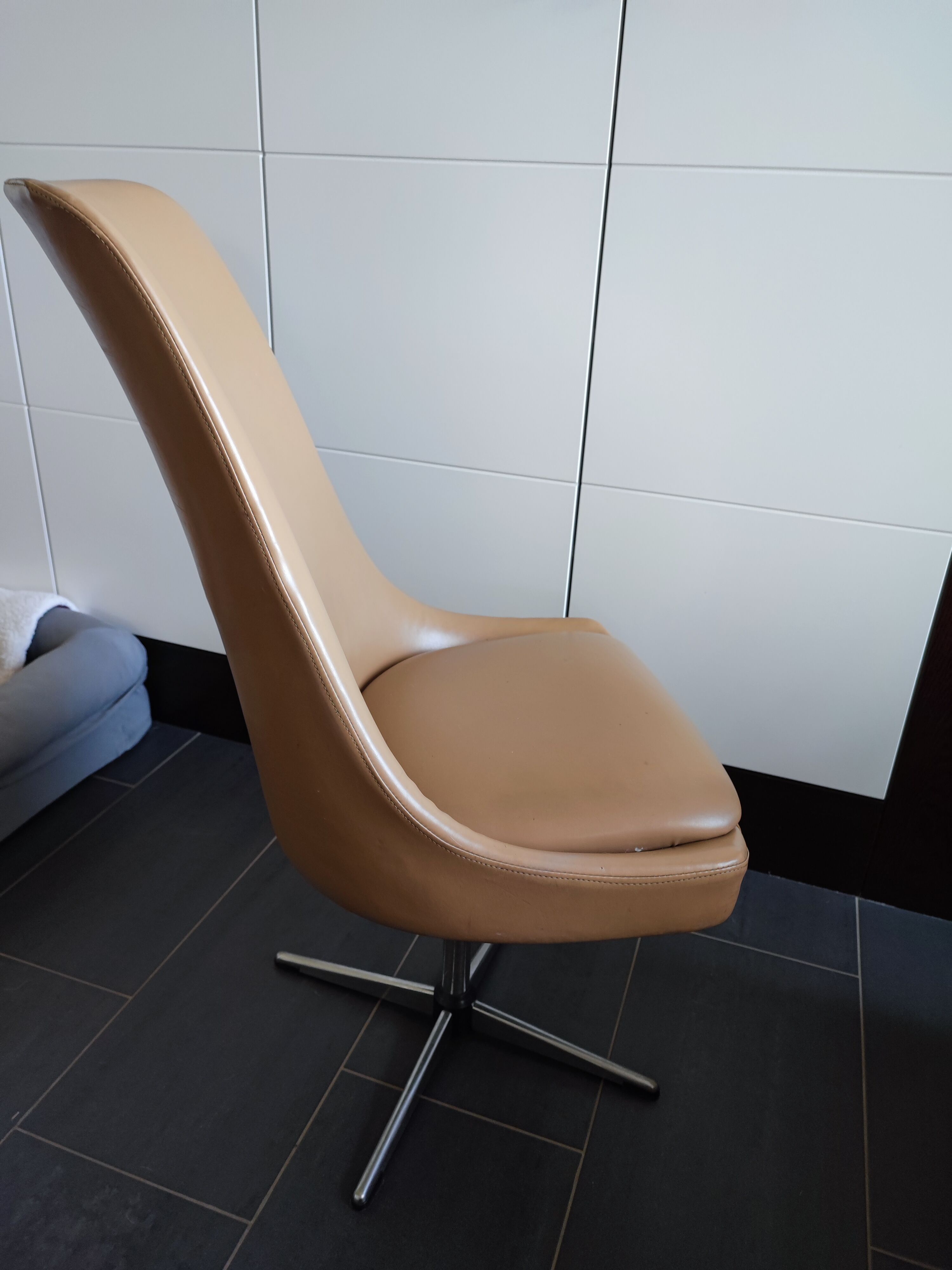 Light brown skai chair