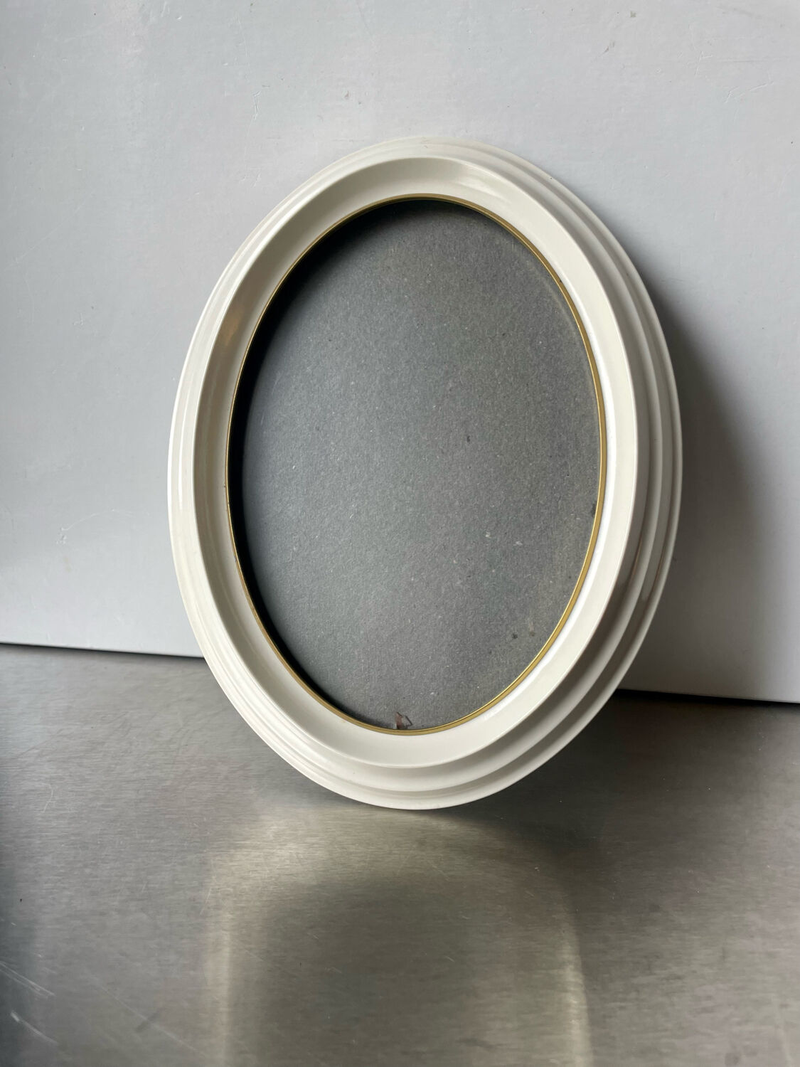 Oval bakelite vintage frame