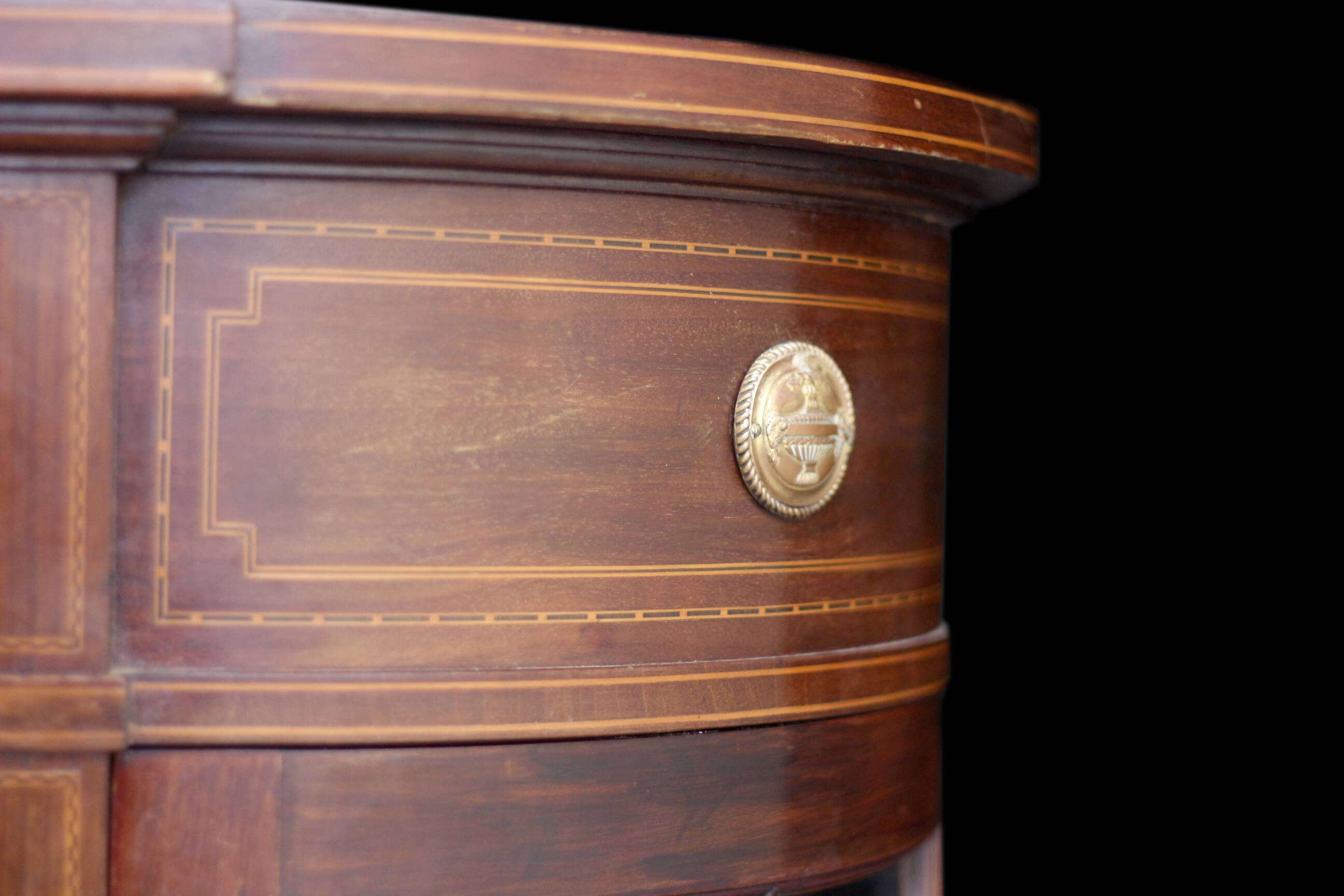Elegant console by waring & gillow ltd, in mahogany veneer.