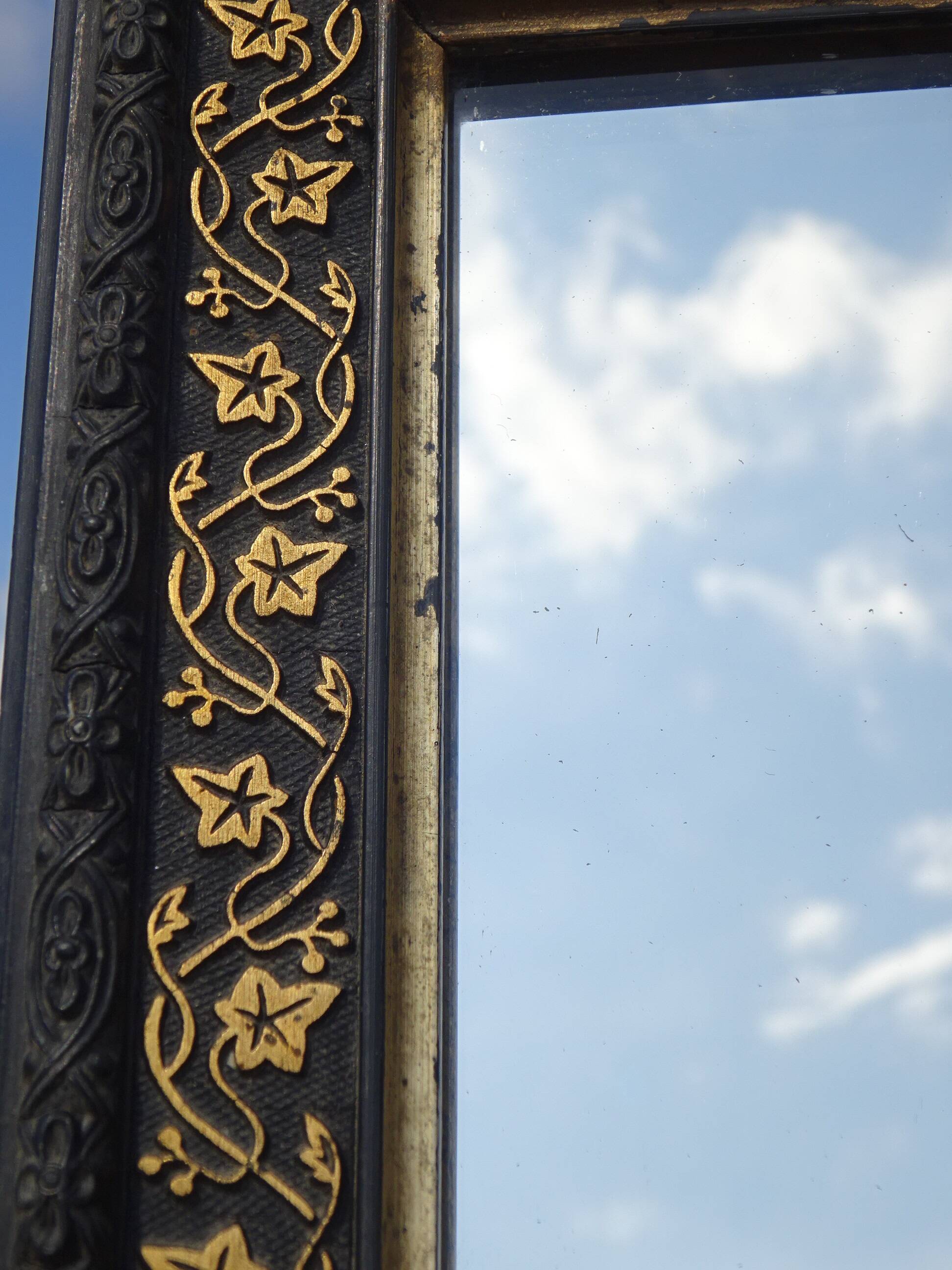 Black and gold mirror, vine leaves 63x88cm