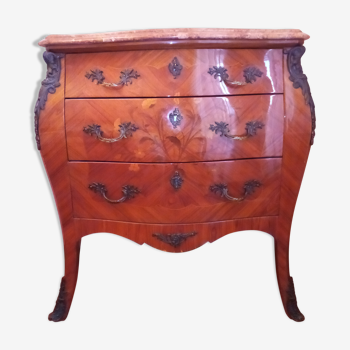 Commode galbée style louis xv