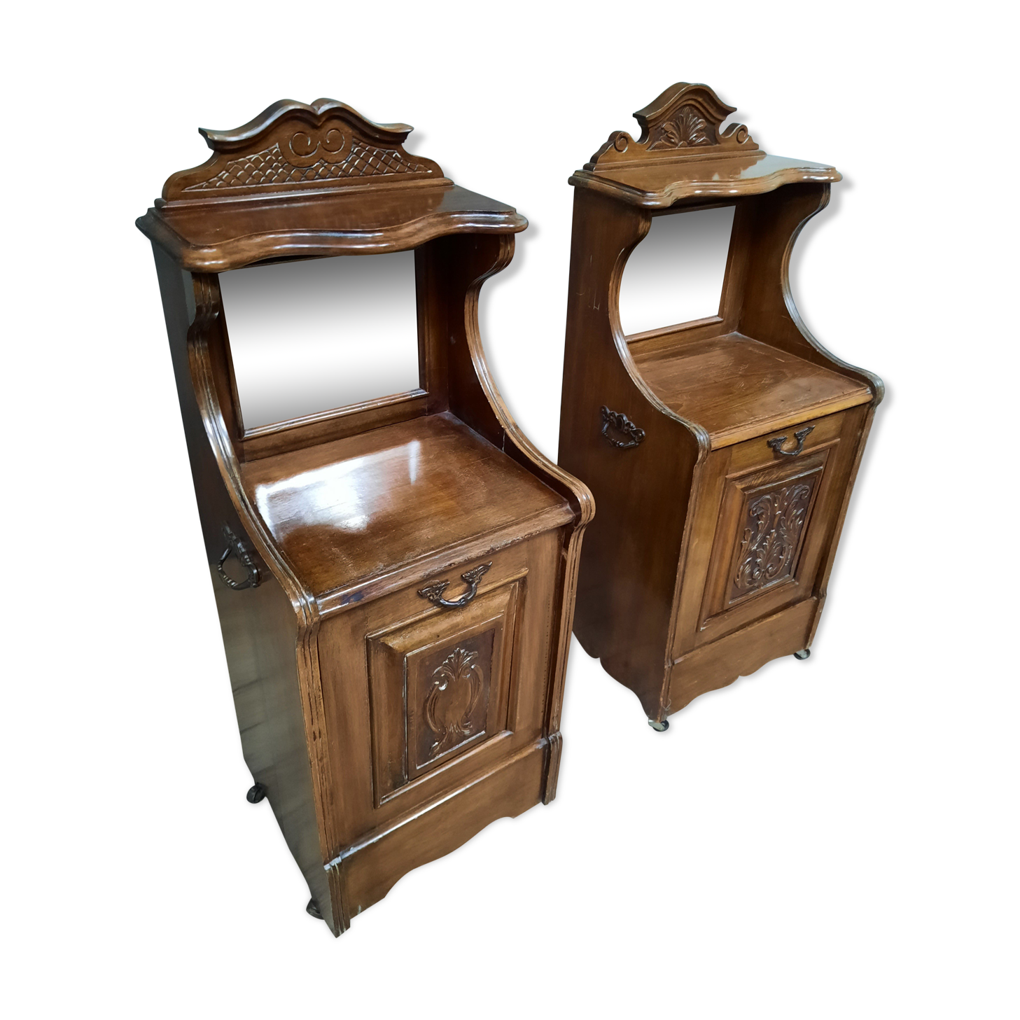 2 meubles à charbon formant chevet