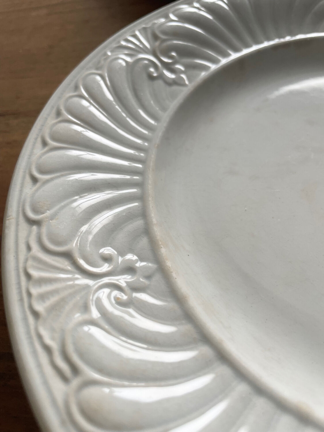 2 Creil and Montereau white plates