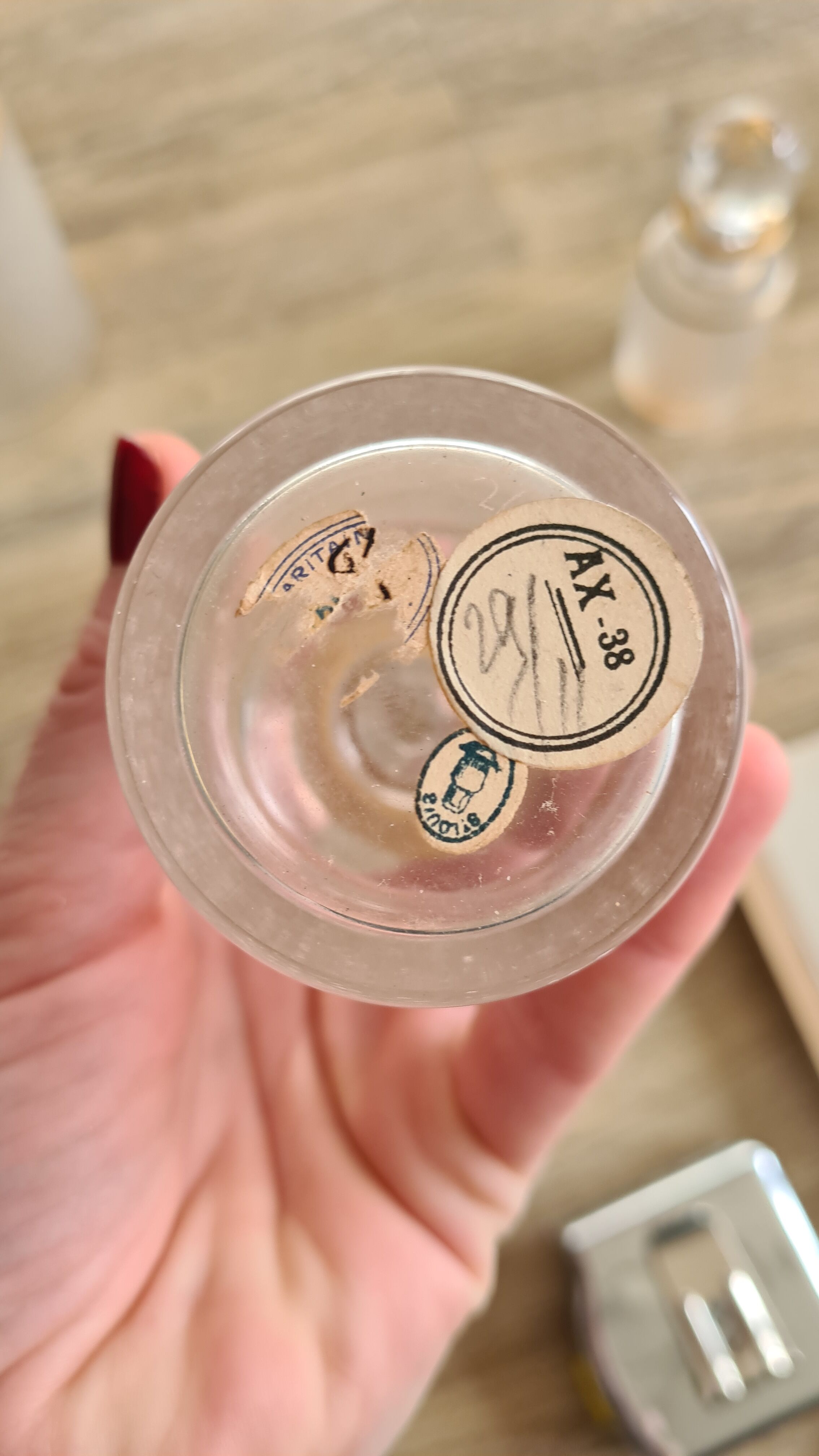 Lot 6 precious old glass bottles with Art Deco gilding La Samaritaine / vintage