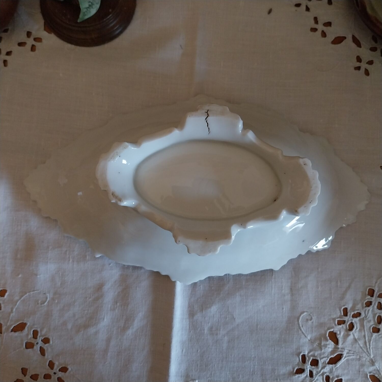 Old footed dish in slipware