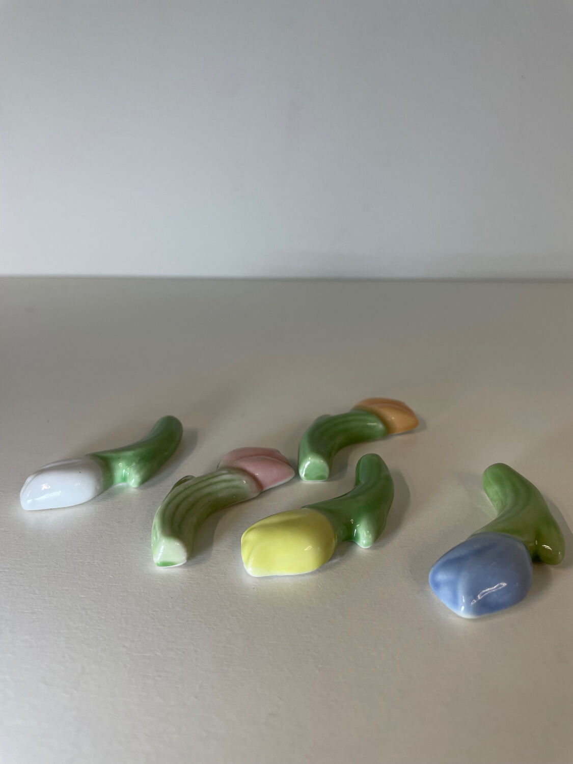 Ceramic knife holders