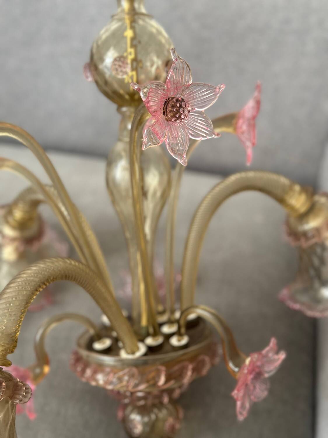 Murano glass chandelier Venetian flowers, circa 1950/1970 pink yellow