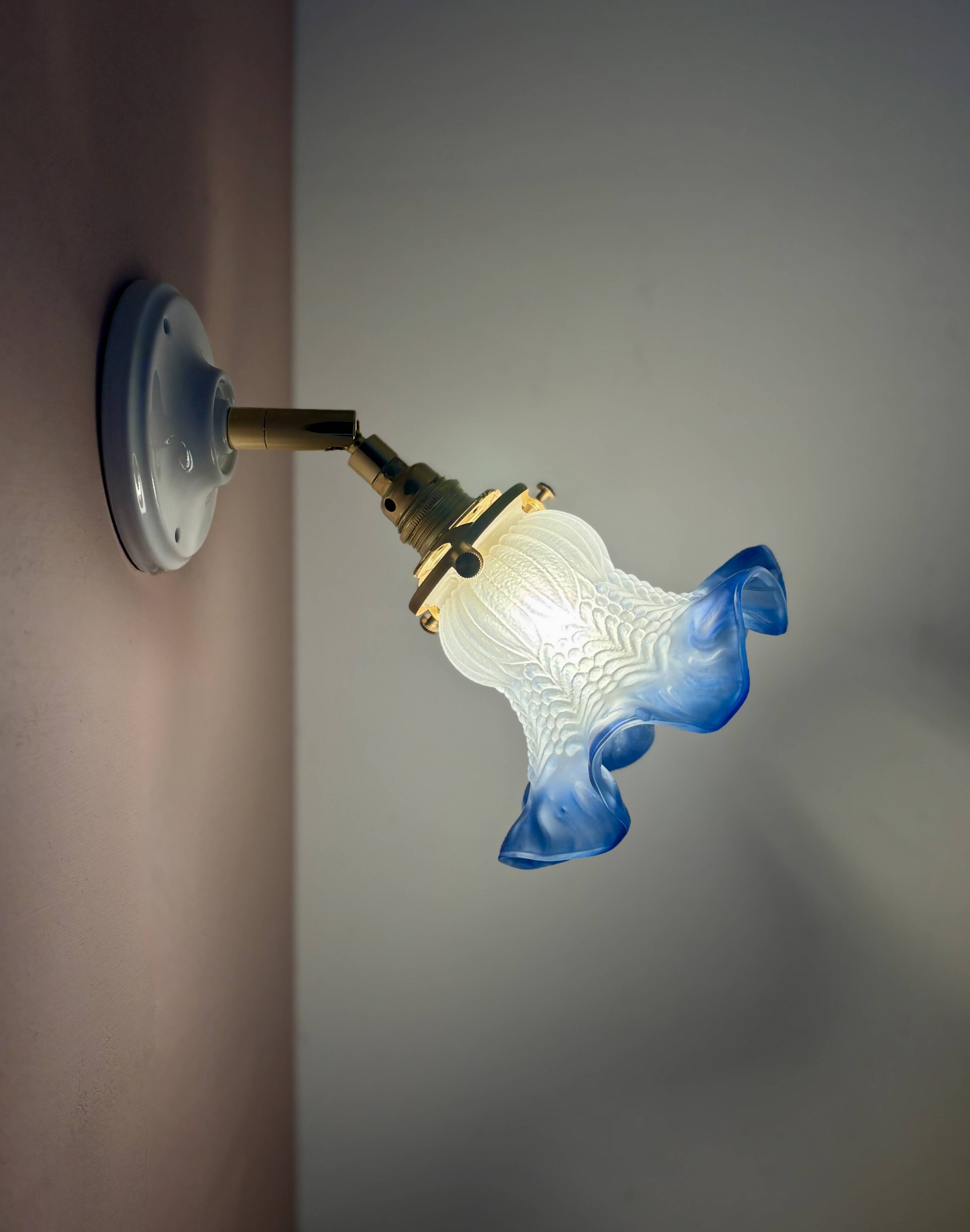 Vintage frosted glass tulip wall light