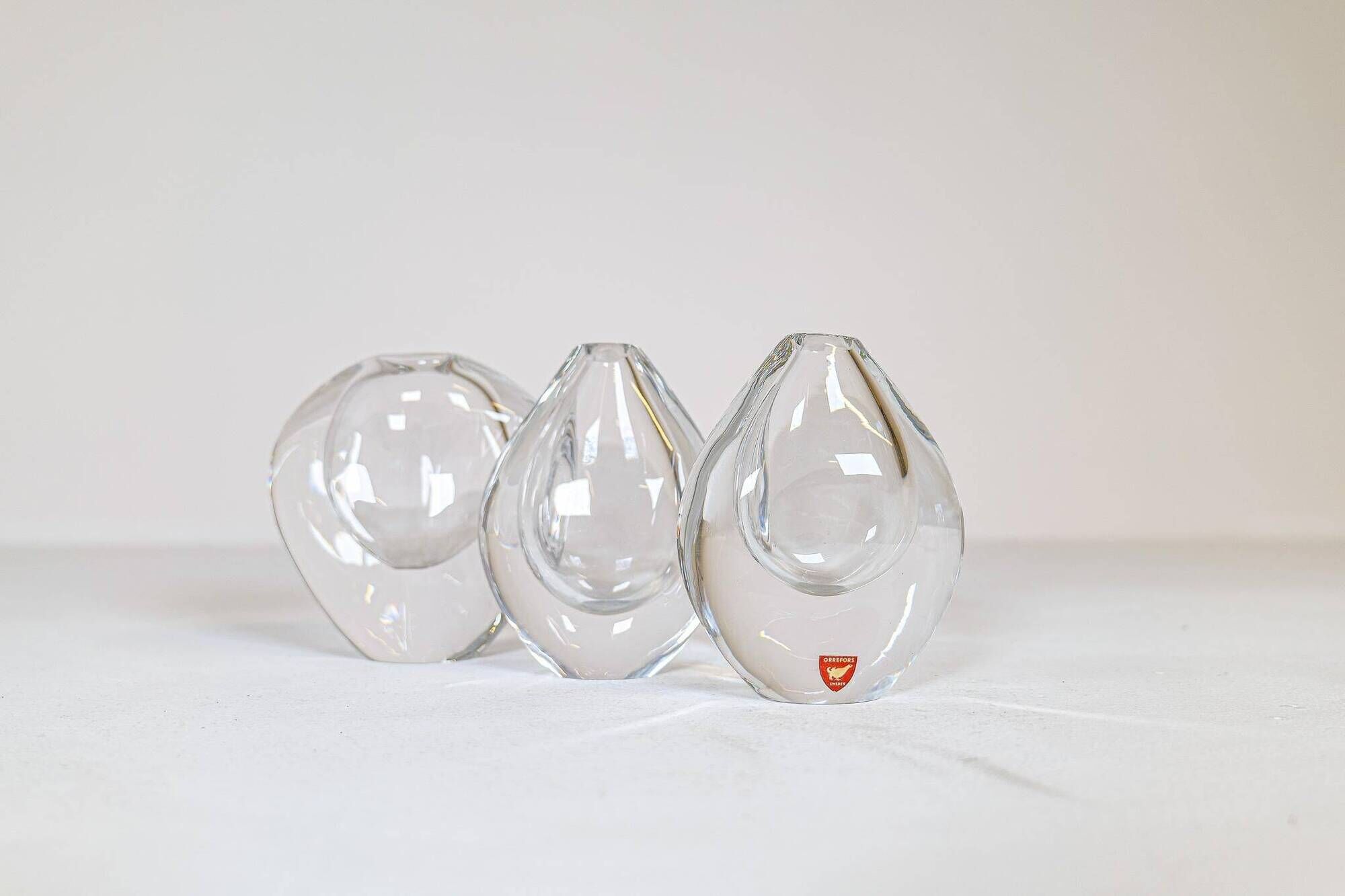 Midcentury Set of 3 Vases and Plate in Clear Crystal Glass Orrefors Sweden 1950