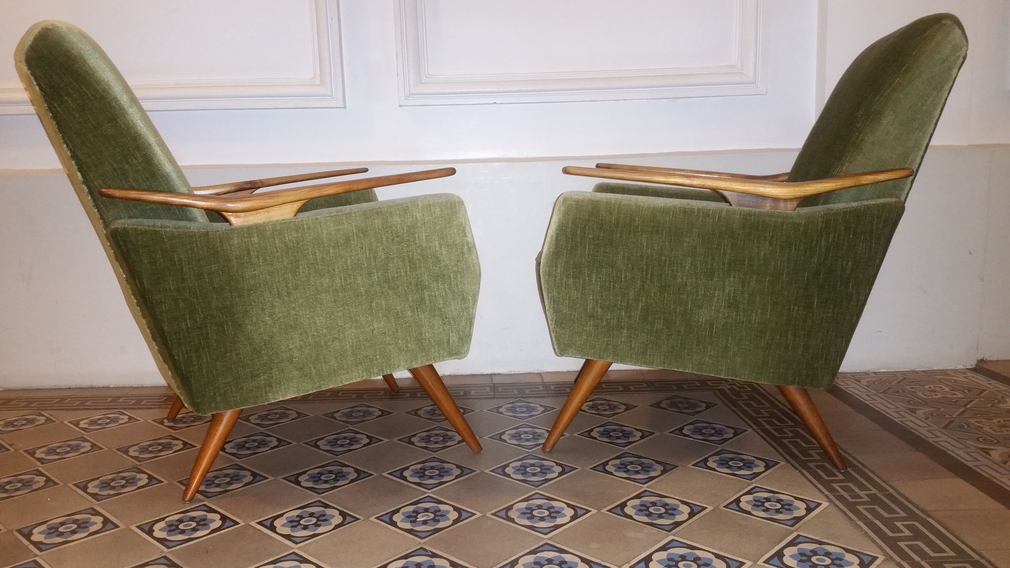 Lot of 2 armrests 50s/60s teak club chairs