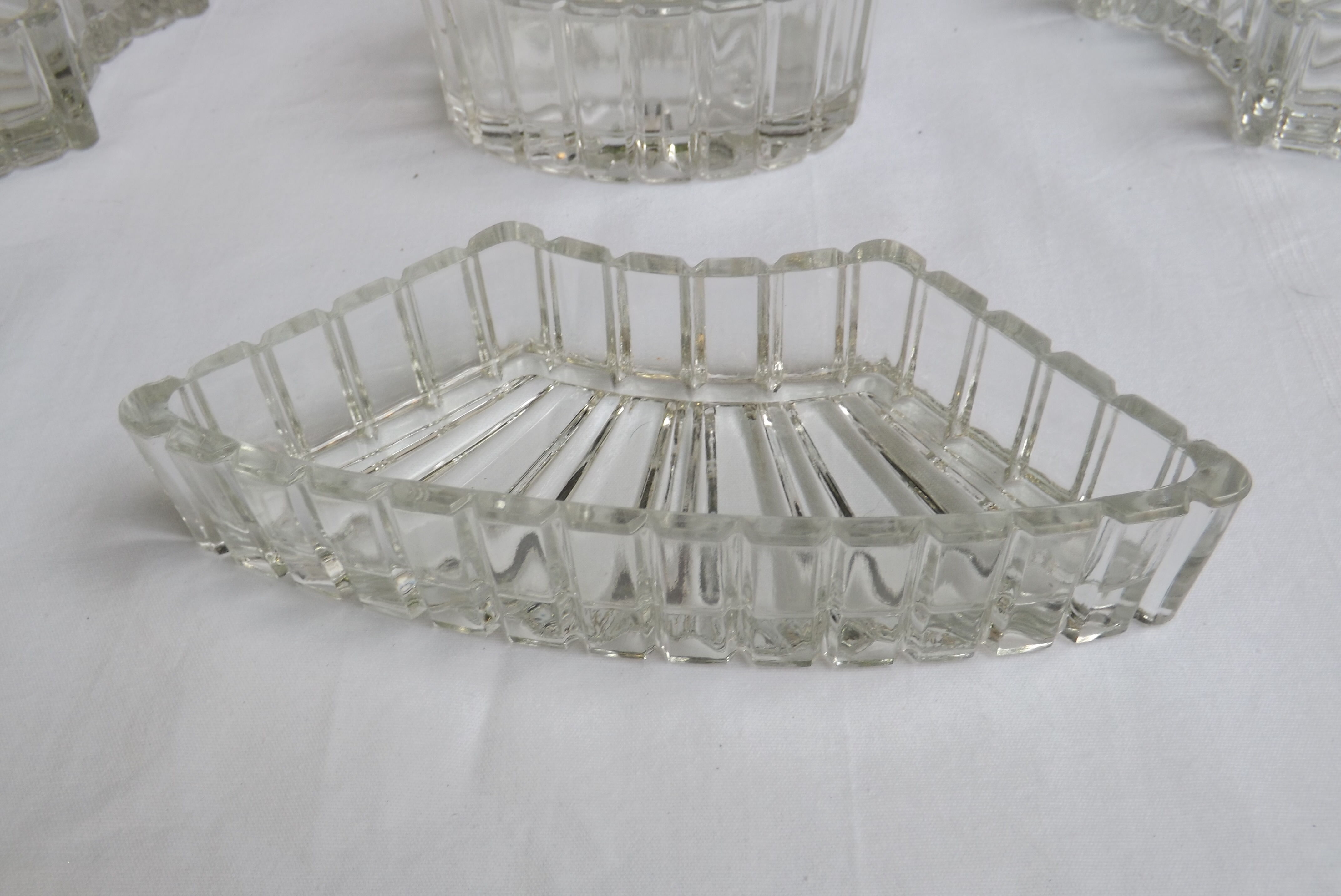 Dish to hors d'oeuvres crystal and silver marked monogram, number