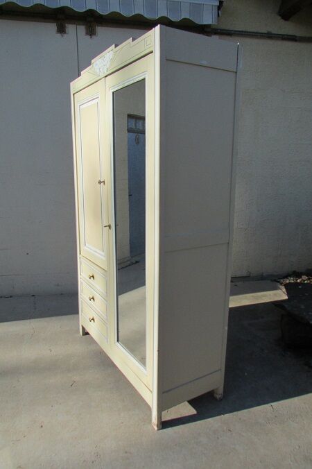 Wardrobe chic shabby