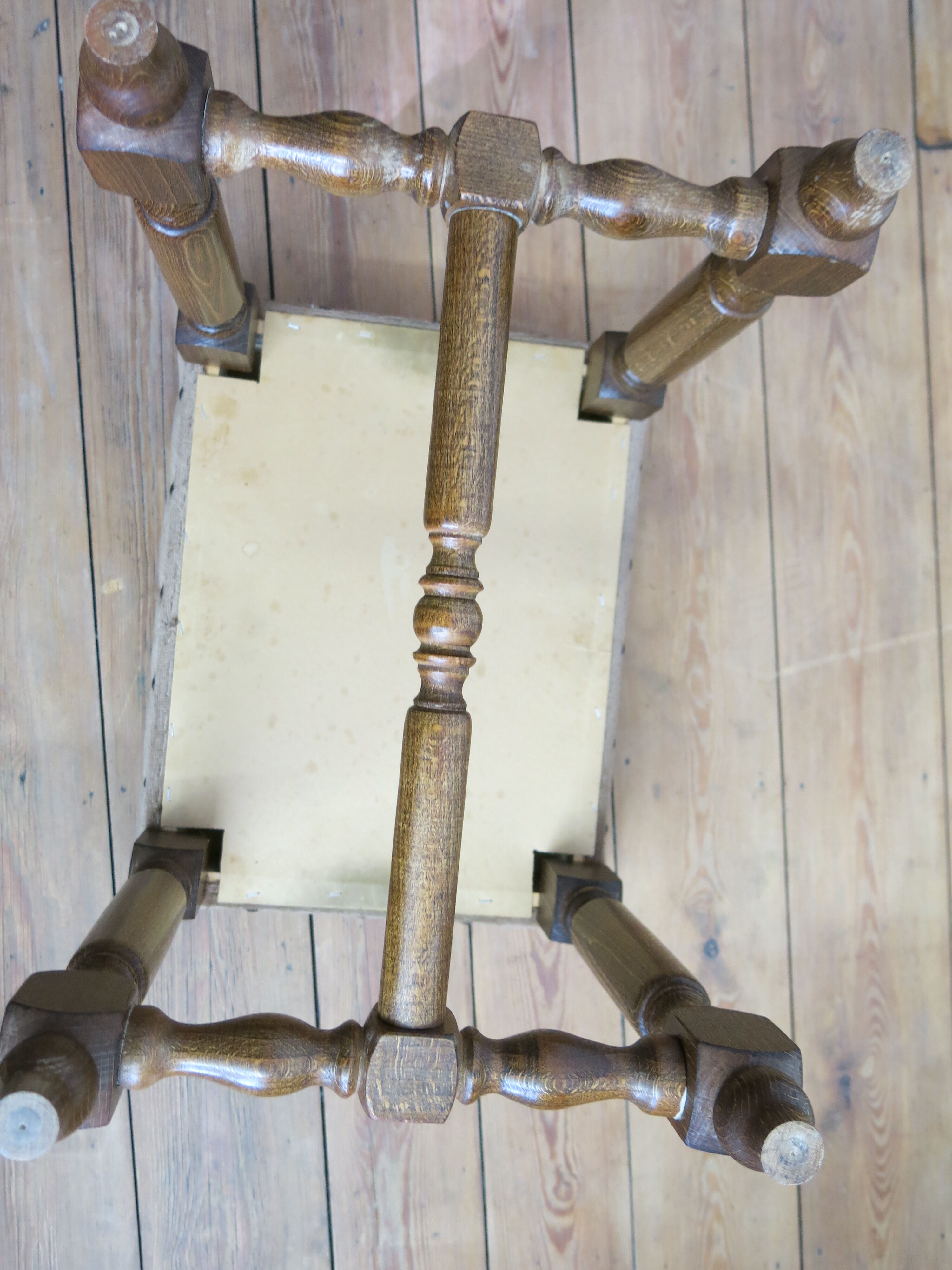 Repose-pieds en bois et velours beige