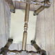Repose-pieds en bois et velours beige