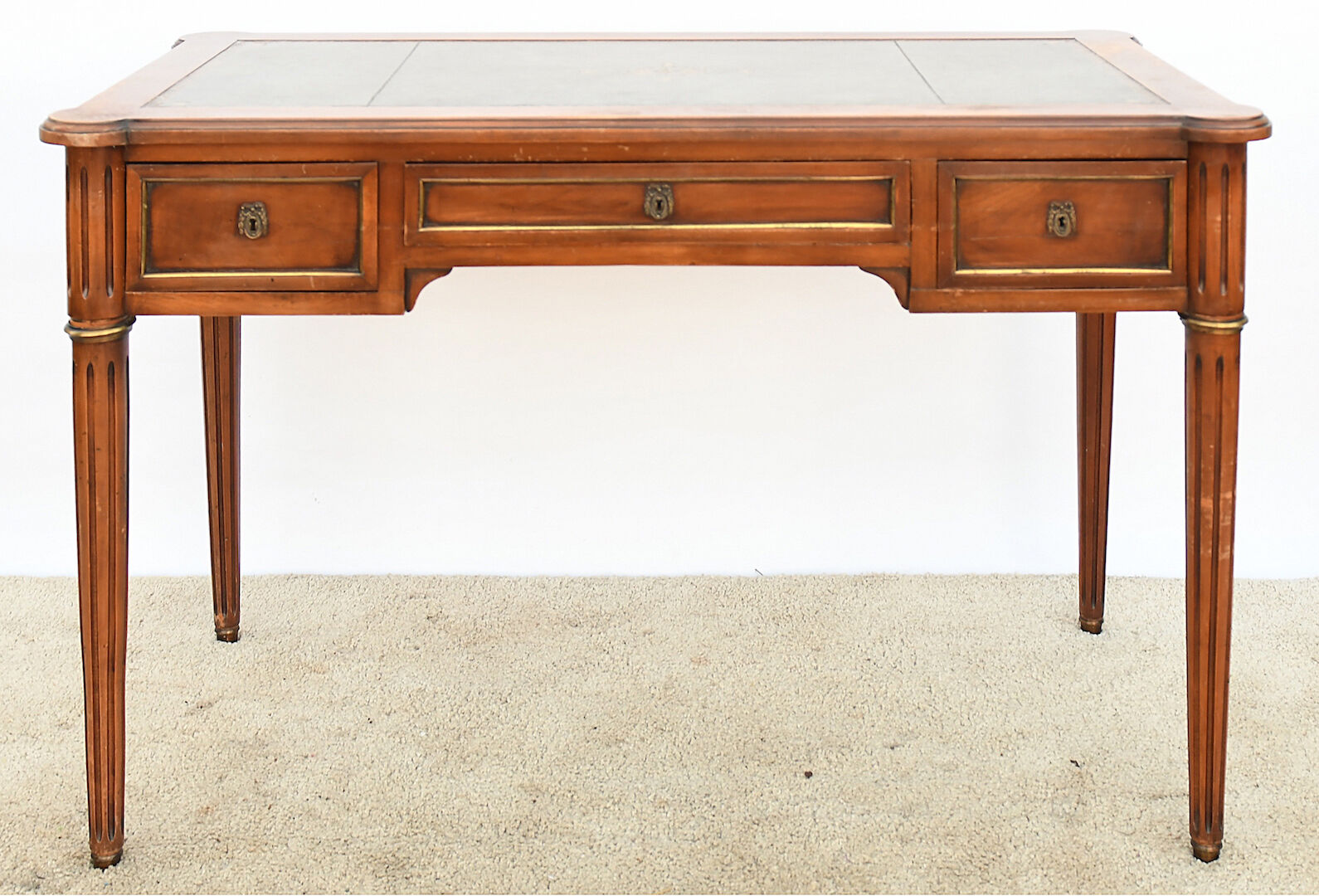 Bureau plat style Louis XVI