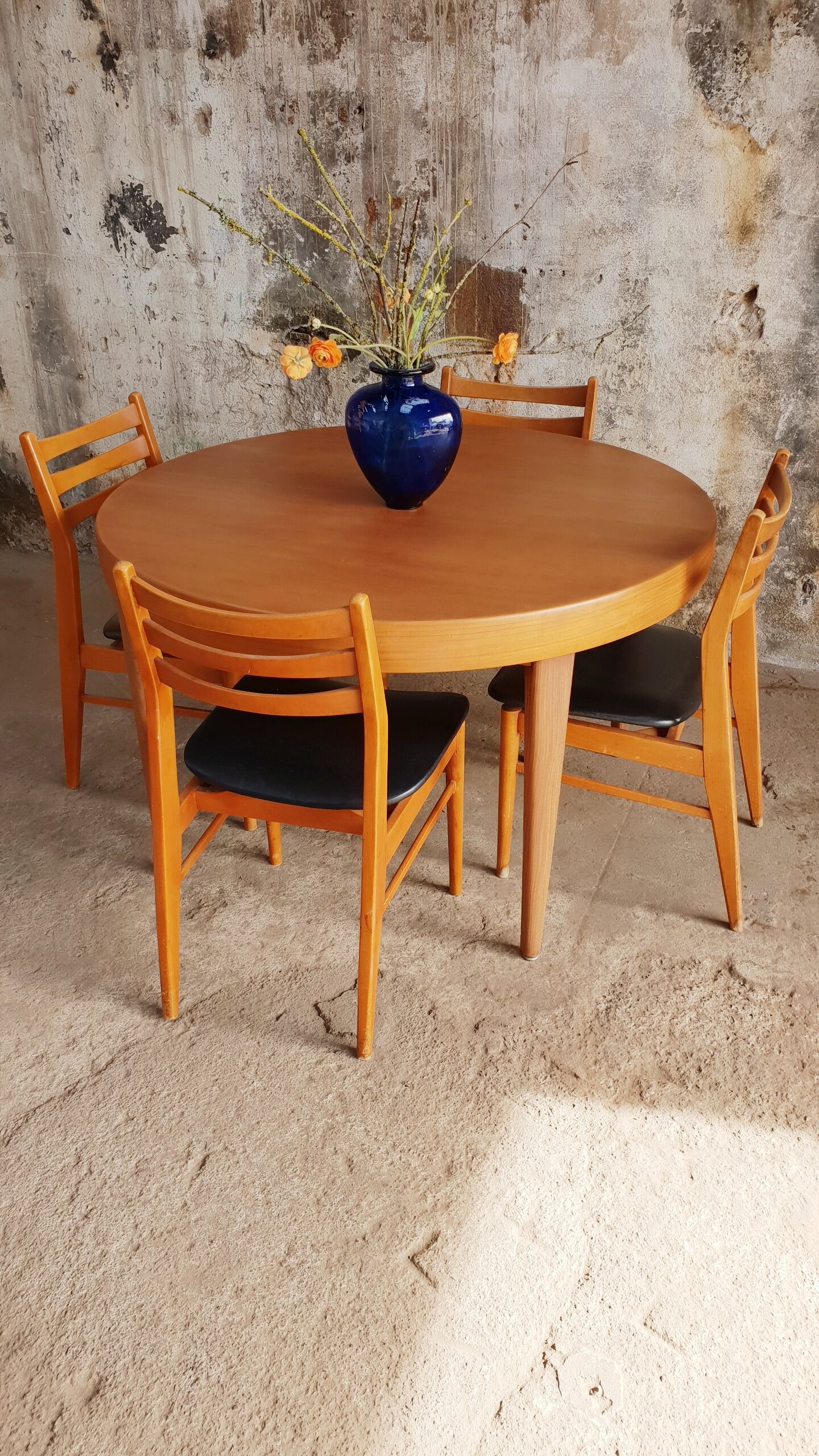 Table ronde scandinave extensible