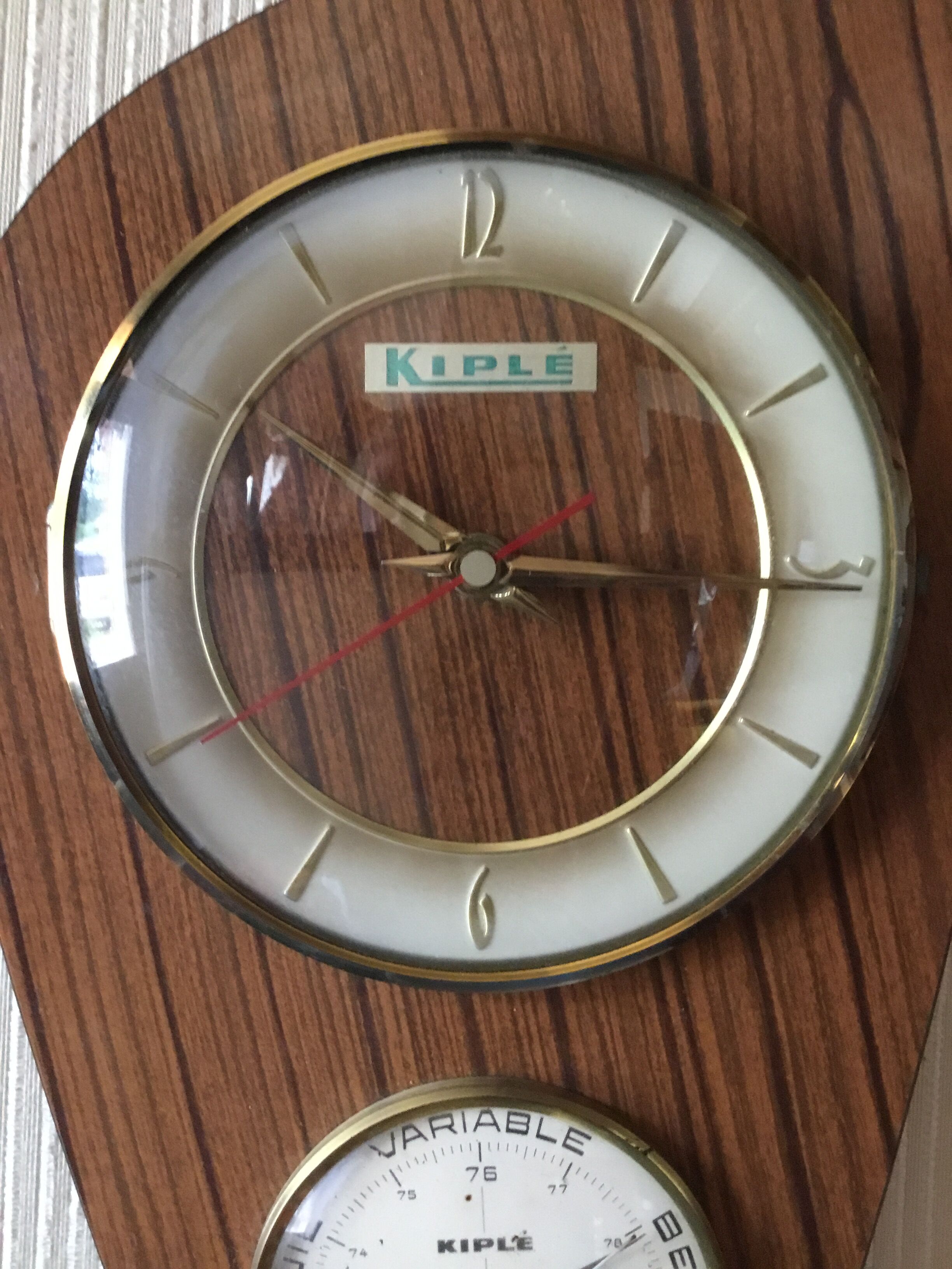 Kiplé clock in Formica