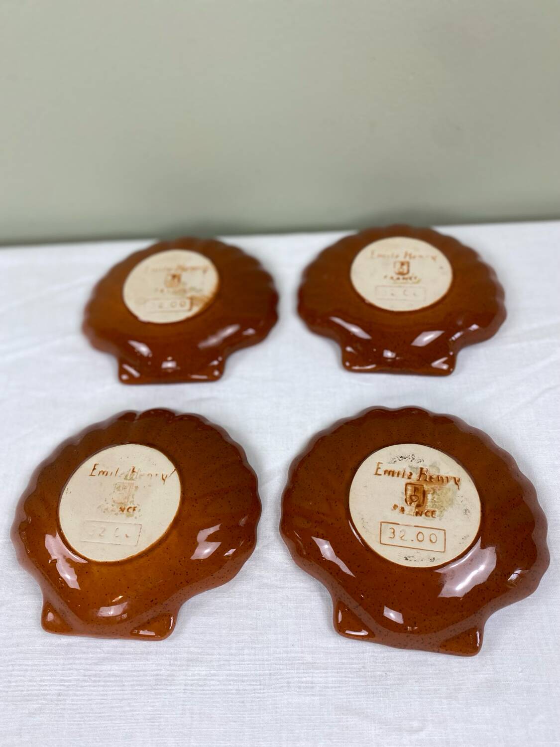 4 Émile Henry bowls