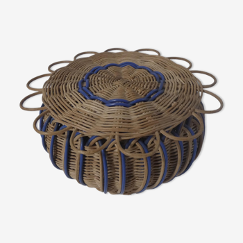 Rattan box and scoubidou