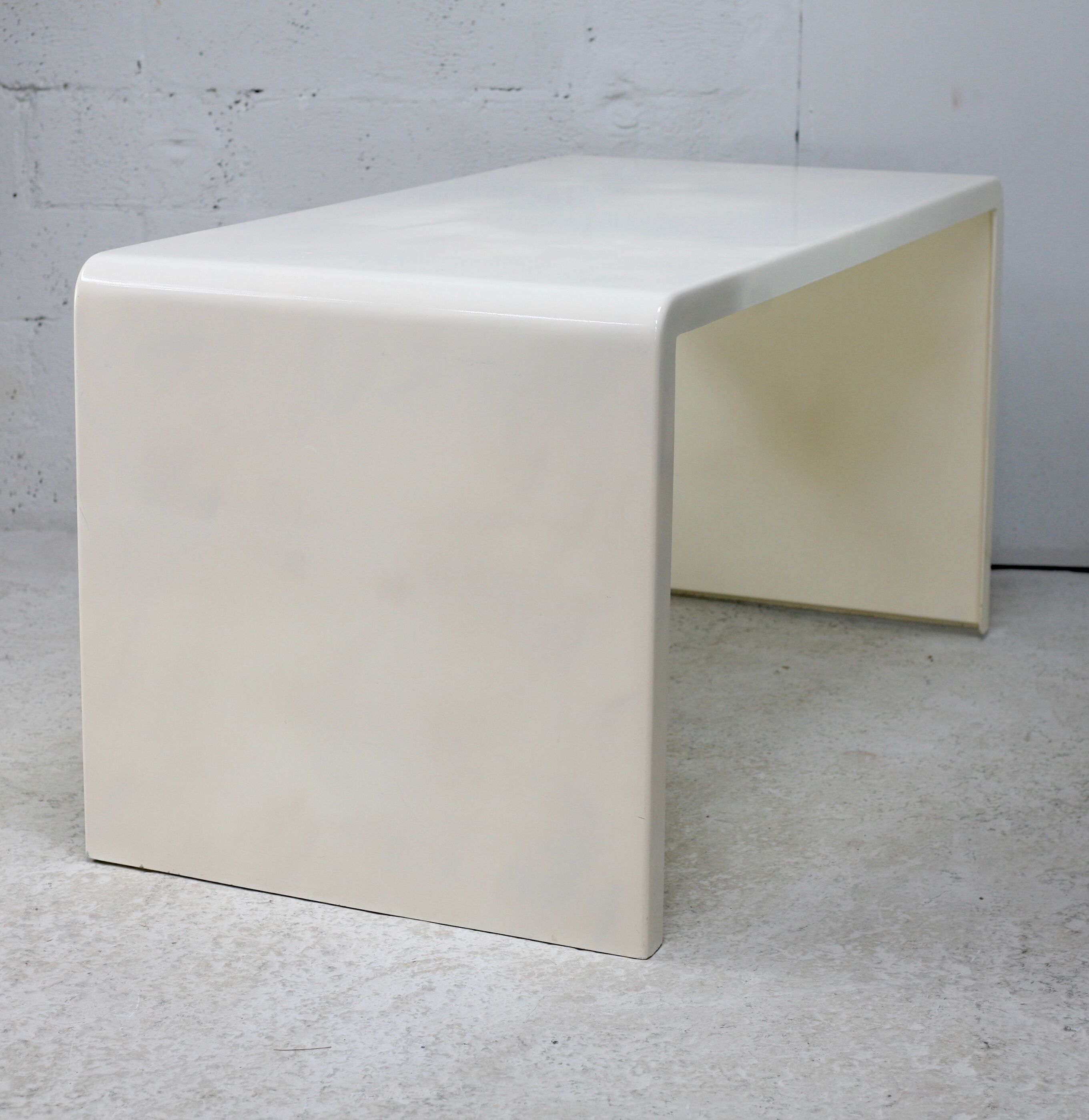 Berthe Libert's fiberglass desk Huchers Minvielle, France, circa 1970