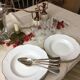 Hollow porcelain plates of pure white and gold